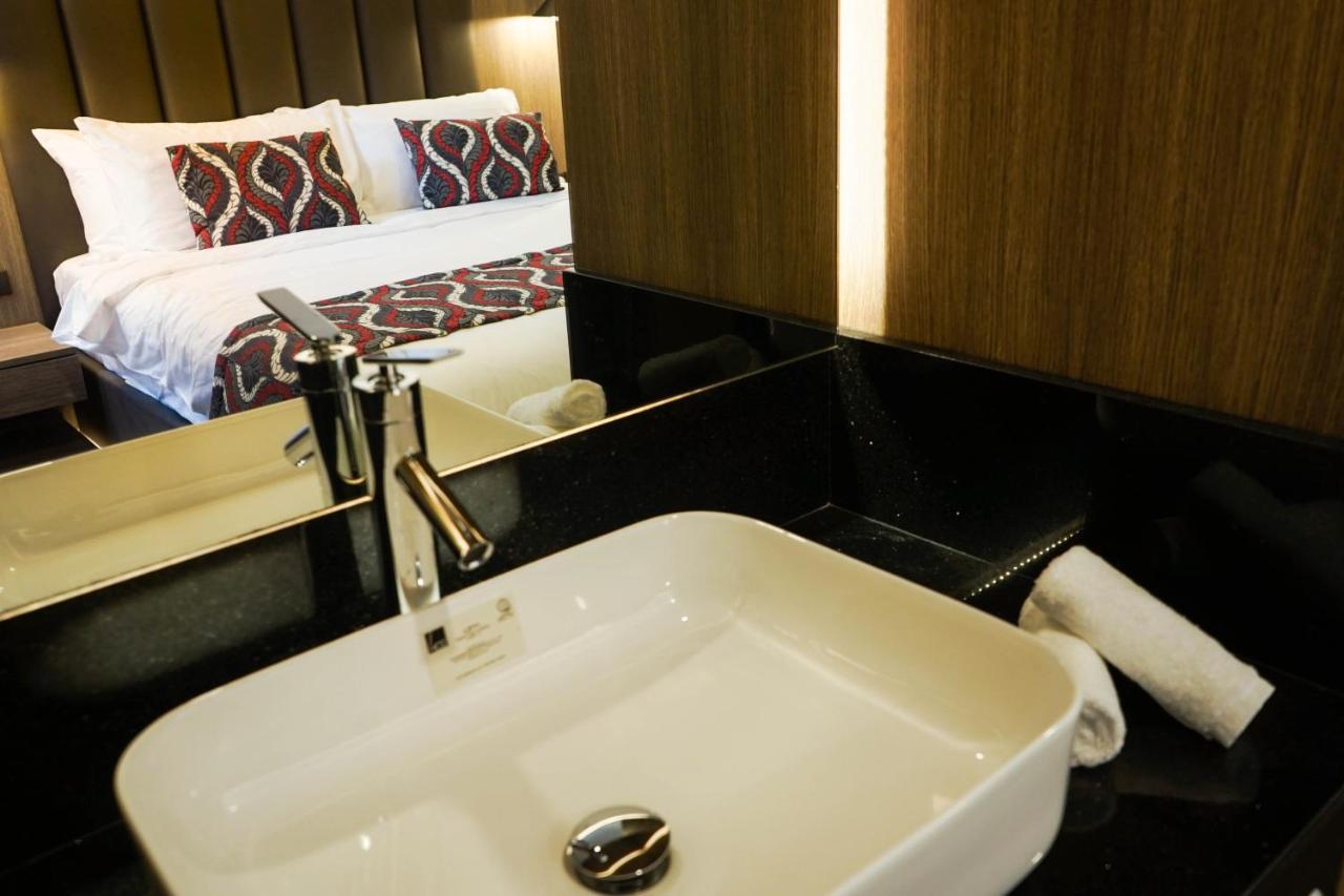 Unwnd Boutique Hotel Makati Makati City Bagian luar foto