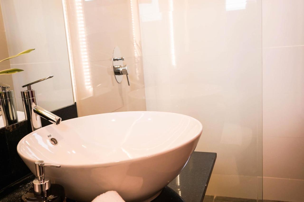 Unwnd Boutique Hotel Makati Makati City Bagian luar foto